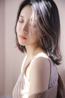 办公室恋情:漂亮女总监西厢少年